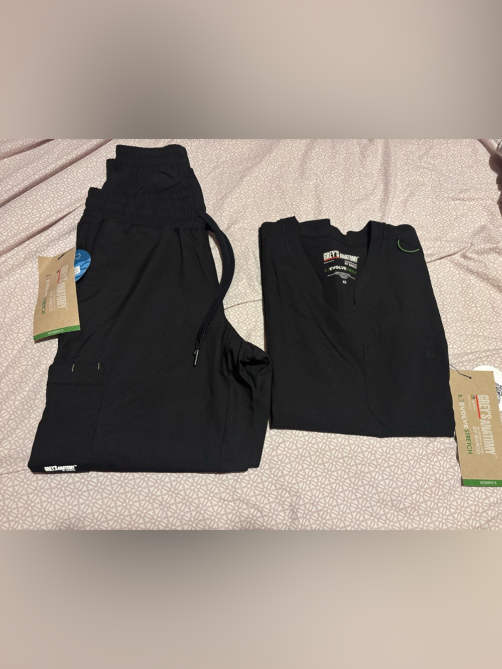 Greys Anatomy Evolve stretch scrub set